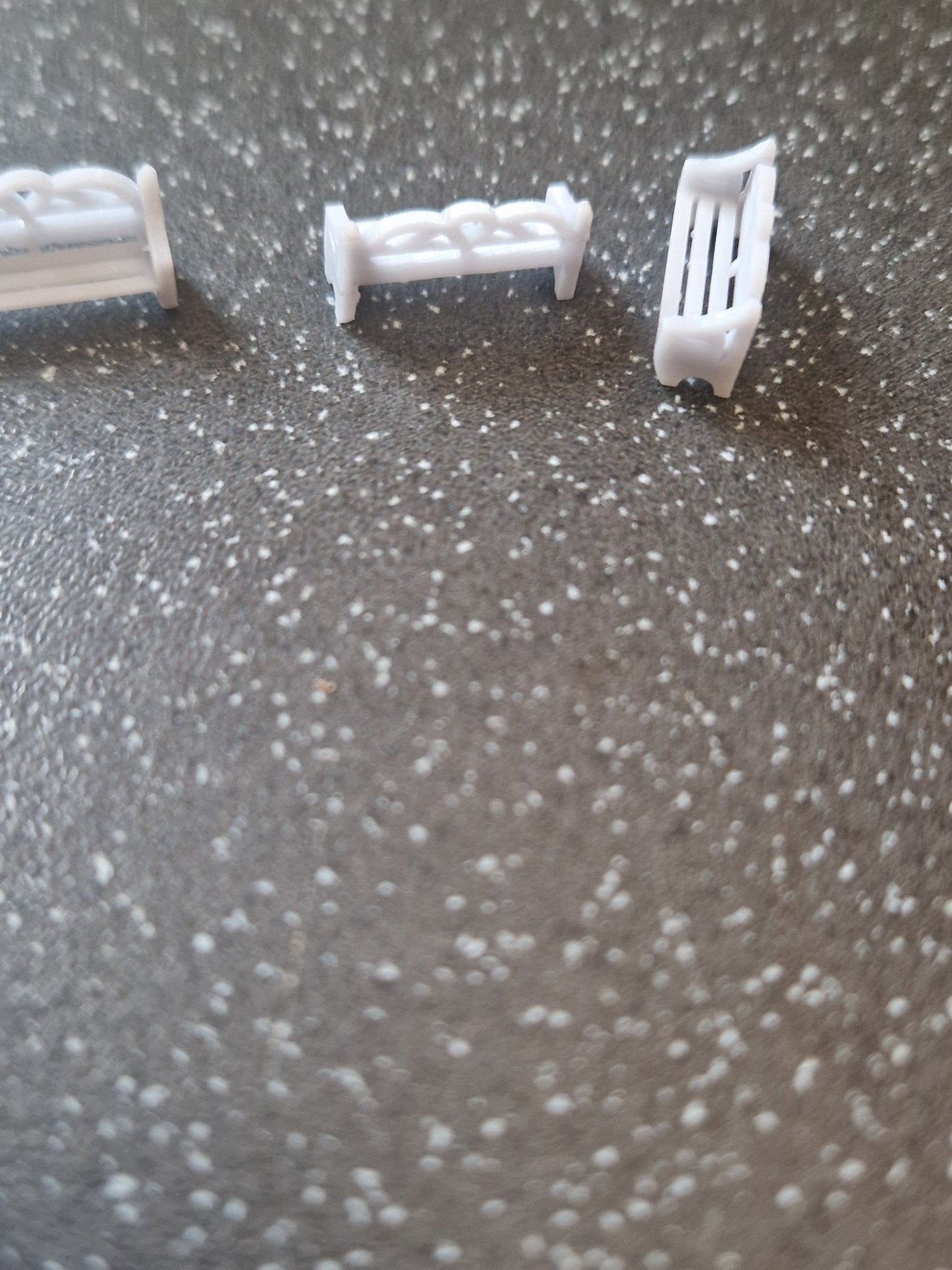 N Gauge Benches