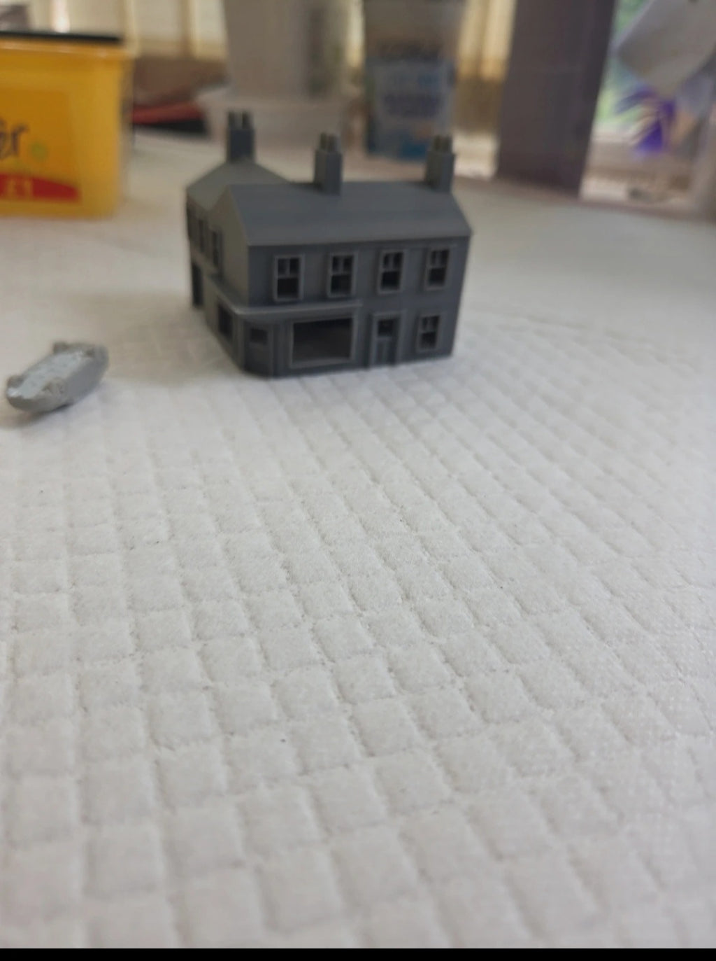 N Gauge Corner shop