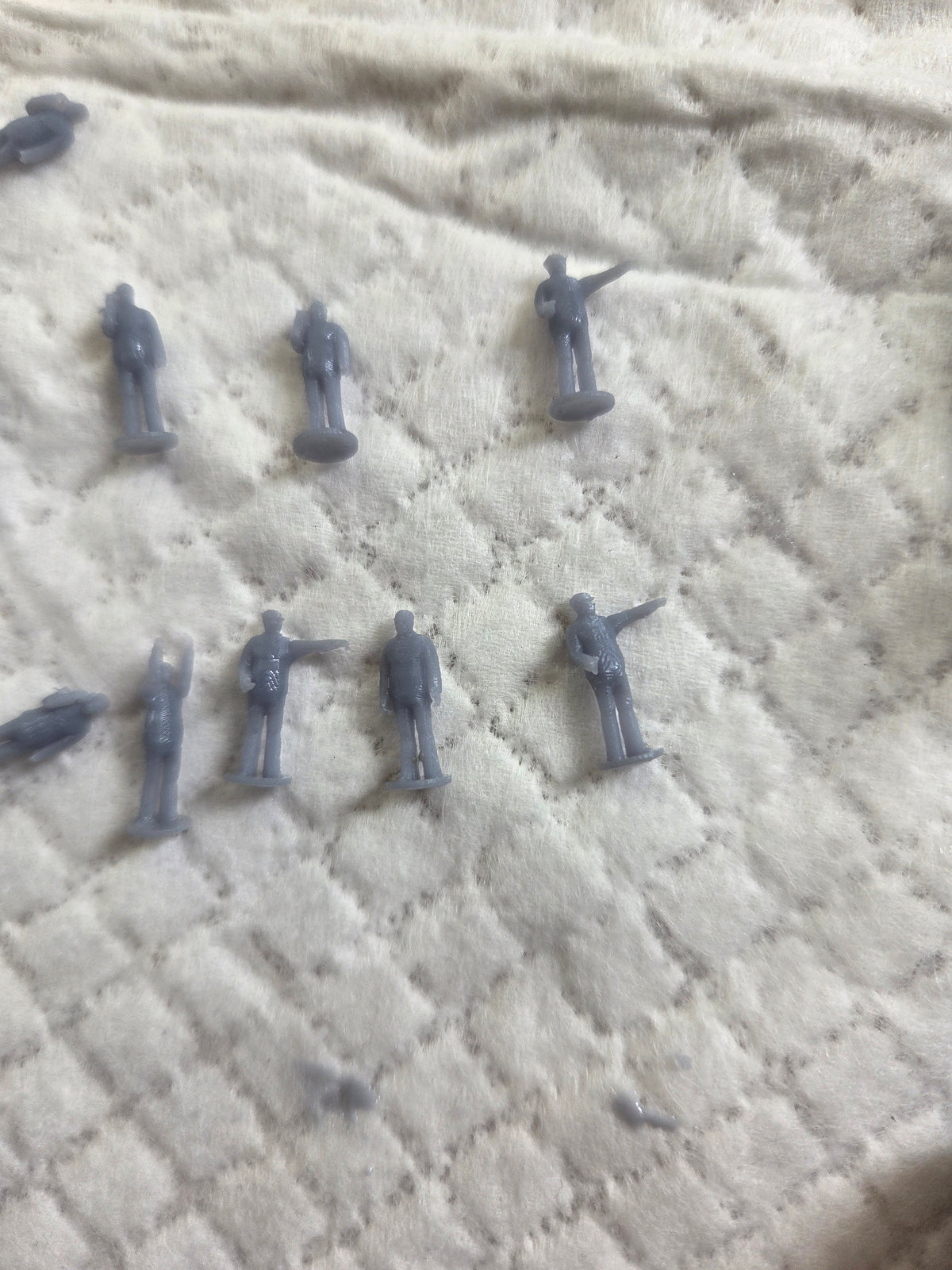 N gauge Men