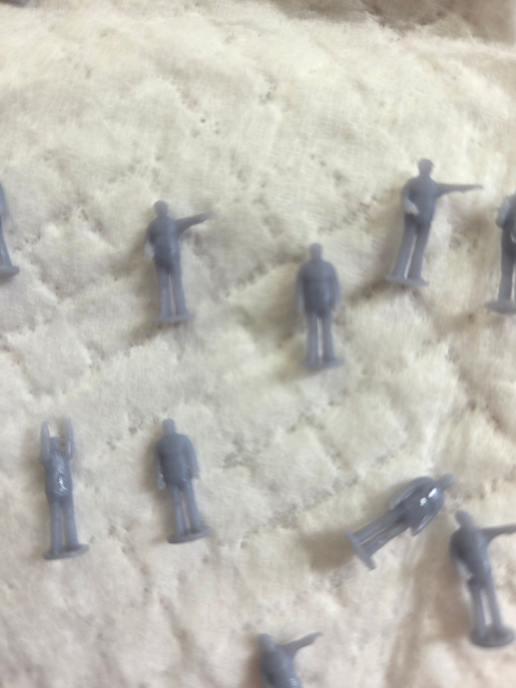N gauge Men