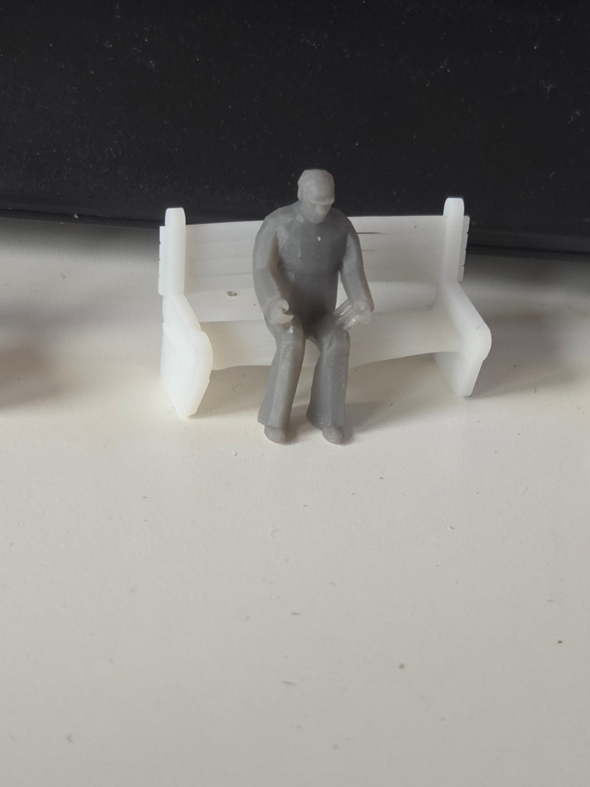 OO Gauge benches