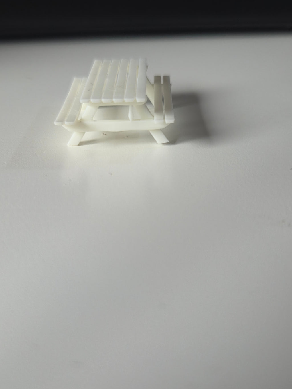 OO Gauge Picnic Tables