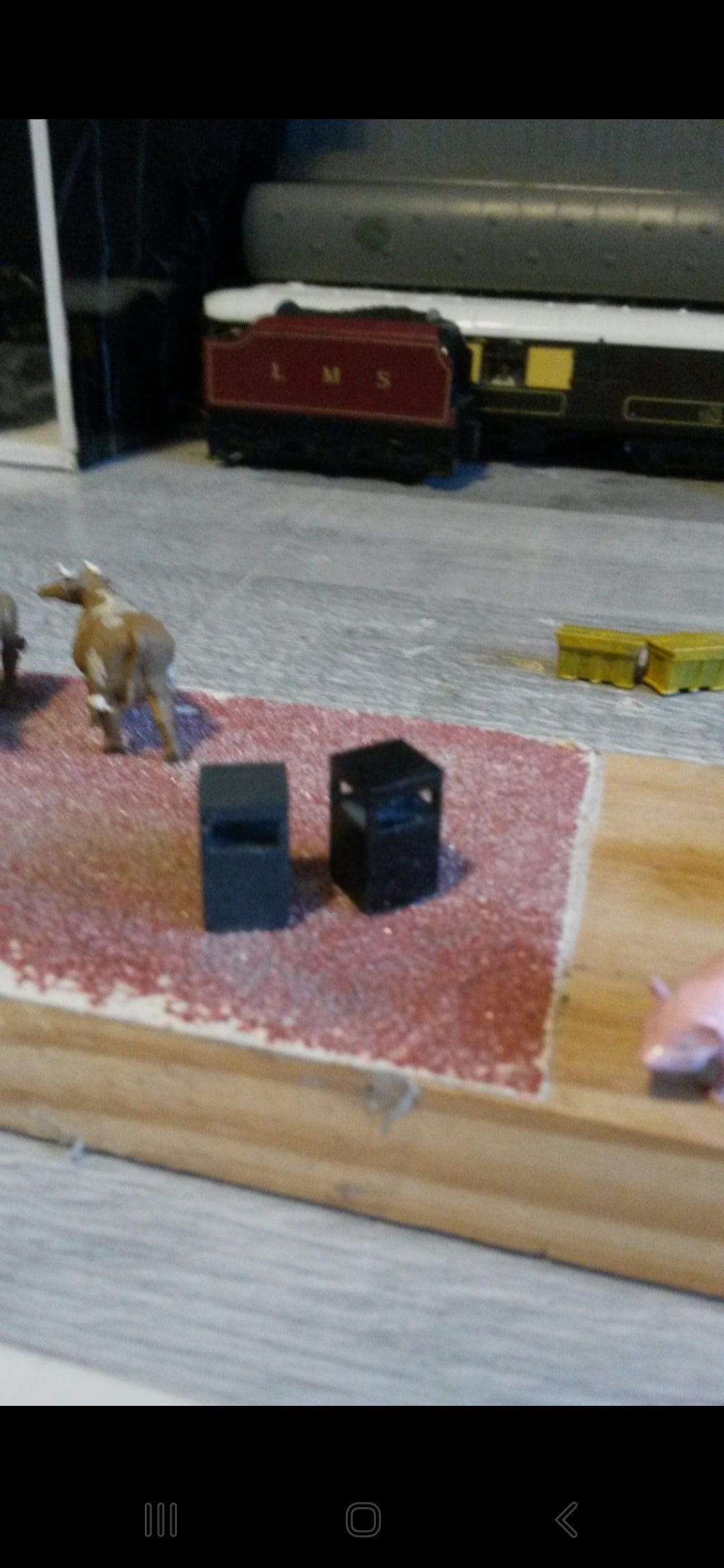 OO Gauge Dust Bins